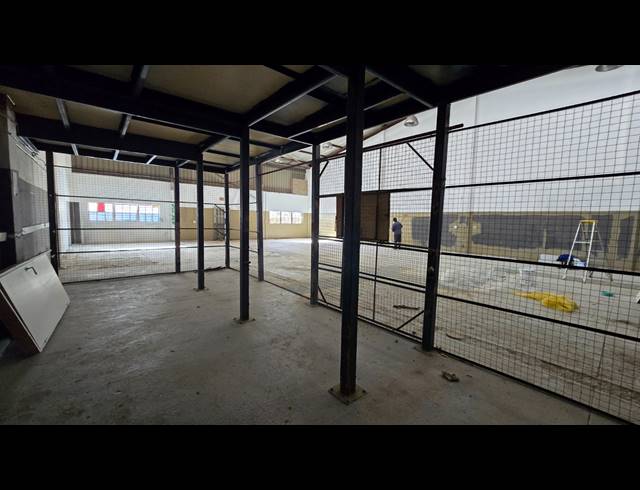 399M² WAREHOUSE TO LET IN SEBENZA
